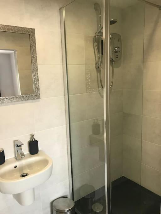Mumbles - Modern Apartment With Panoramic Sea Views Oystermouth Luaran gambar