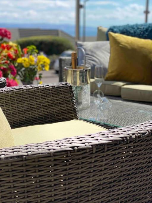 Mumbles - Modern Apartment With Panoramic Sea Views Oystermouth Luaran gambar